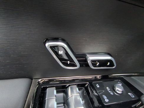 New 2026 Land Rover Range Rover Sport Dynamic SE image 17