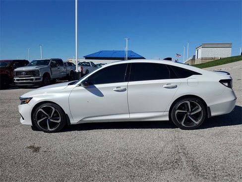 Used 2022 Honda Accord Sport image 7