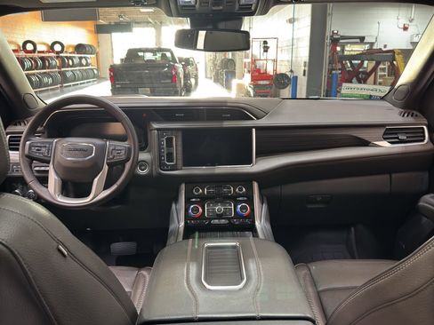 Certified 2023 GMC Yukon XL Denali w/ Max Trailering Package image 18