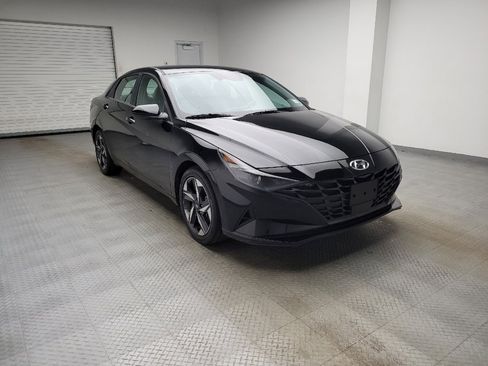 Used 2023 Hyundai Elantra SEL w/ Convenience Package image 13