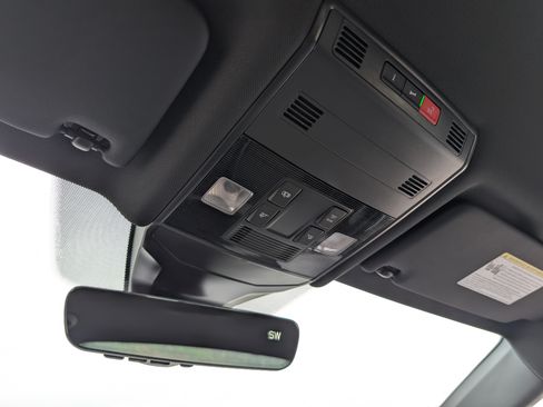 Used 2025 Volkswagen Jetta Sport FWD image 29