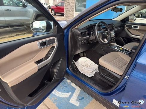 Used 2020 Ford Explorer XLT w/ Comfort Package image 17