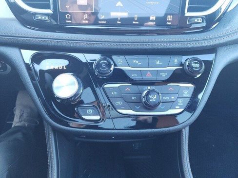 New 2026 Chrysler Pacifica Pinnacle image 7