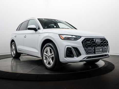 Certified 2024 Audi Q5 e Premium Plus AWD/4WD image 2