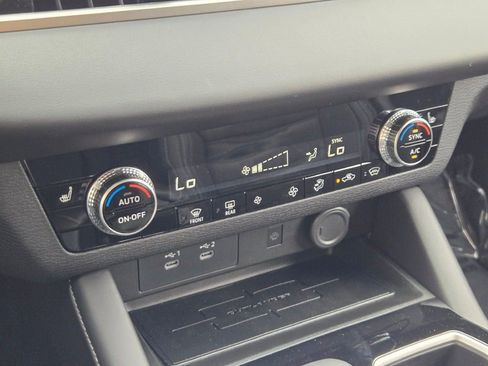 New 2025 Mitsubishi Outlander SE image 29