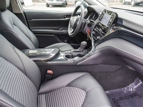 Used 2023 Toyota Camry SE FWD image 16