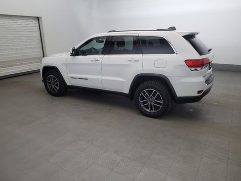 Used 2019 Jeep Grand Cherokee Laredo w/ 18" Wheel & 8.4" Radio Group image 3