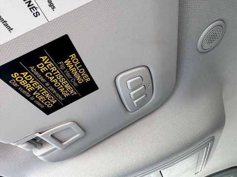 Used 2025 Ford Escape Platinum AWD/4WD image 25