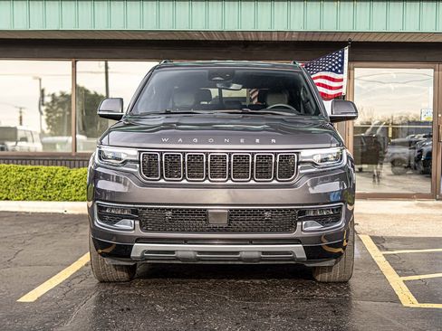 Used 2022 Jeep Wagoneer Series II AWD/4WD image 2