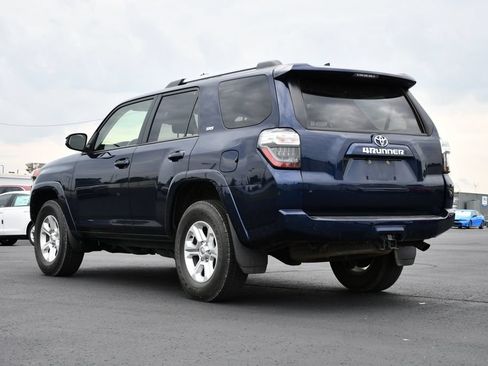 Used 2024 Toyota 4Runner SR5 AWD/4WD image 5