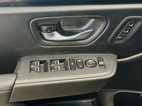 Used 2025 Honda Pilot Touring image 15