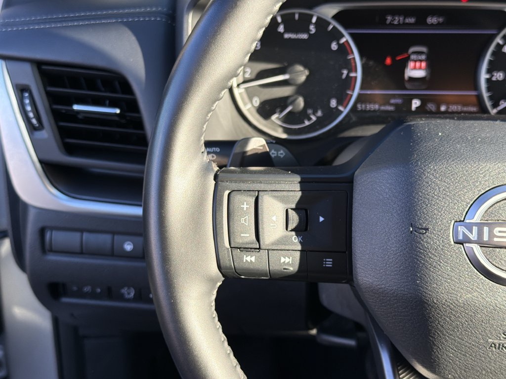 Used 2025 Nissan Rogue SV AWD/4WD image 25