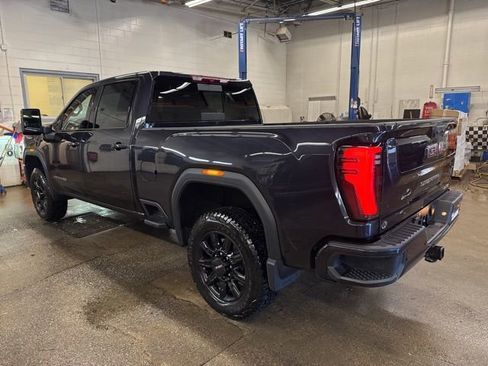 Used 2025 GMC Sierra 2500 AT4 w/ AT4 Preferred Package AWD/4WD image 4