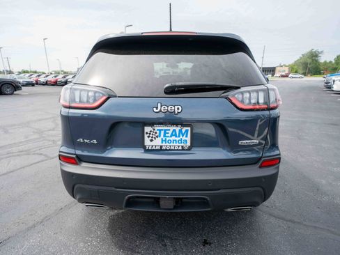 Used 2019 Jeep Cherokee Latitude Plus w/ Cold Weather Group AWD/4WD image 5