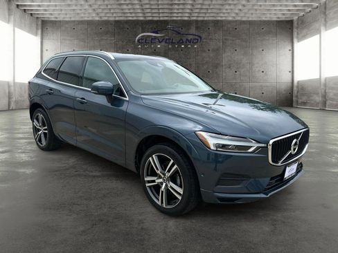 Used 2018 Volvo XC60 T5 Momentum w/ Convenience Package AWD/4WD image 1