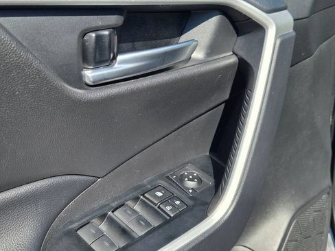 Used 2025 Toyota RAV4 XLE FWD image 21