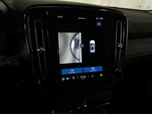 Certified 2023 Volvo XC40 B5 Ultimate w/ Protection Package Premier image 31