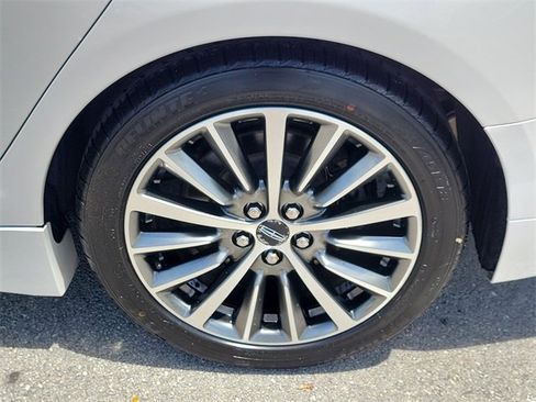 Used 2017 Lincoln MKZ Premiere image 9