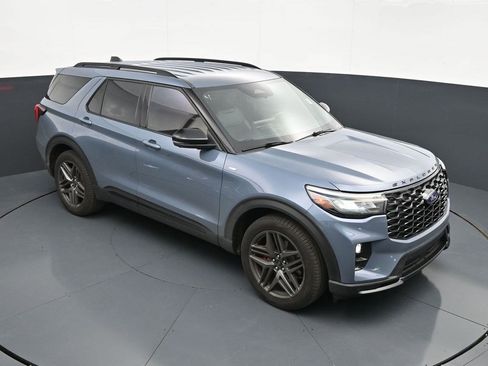 Used 2025 Ford Explorer ST-Line w/ Premium Package RWD image 18