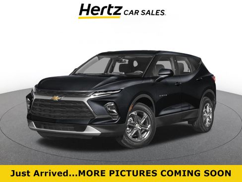 Used 2025 Chevrolet Blazer LT FWD image 1