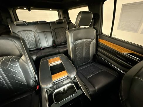 Used 2022 Jeep Grand Wagoneer Series III w/ HD Trailer Tow Package AWD/4WD image 14