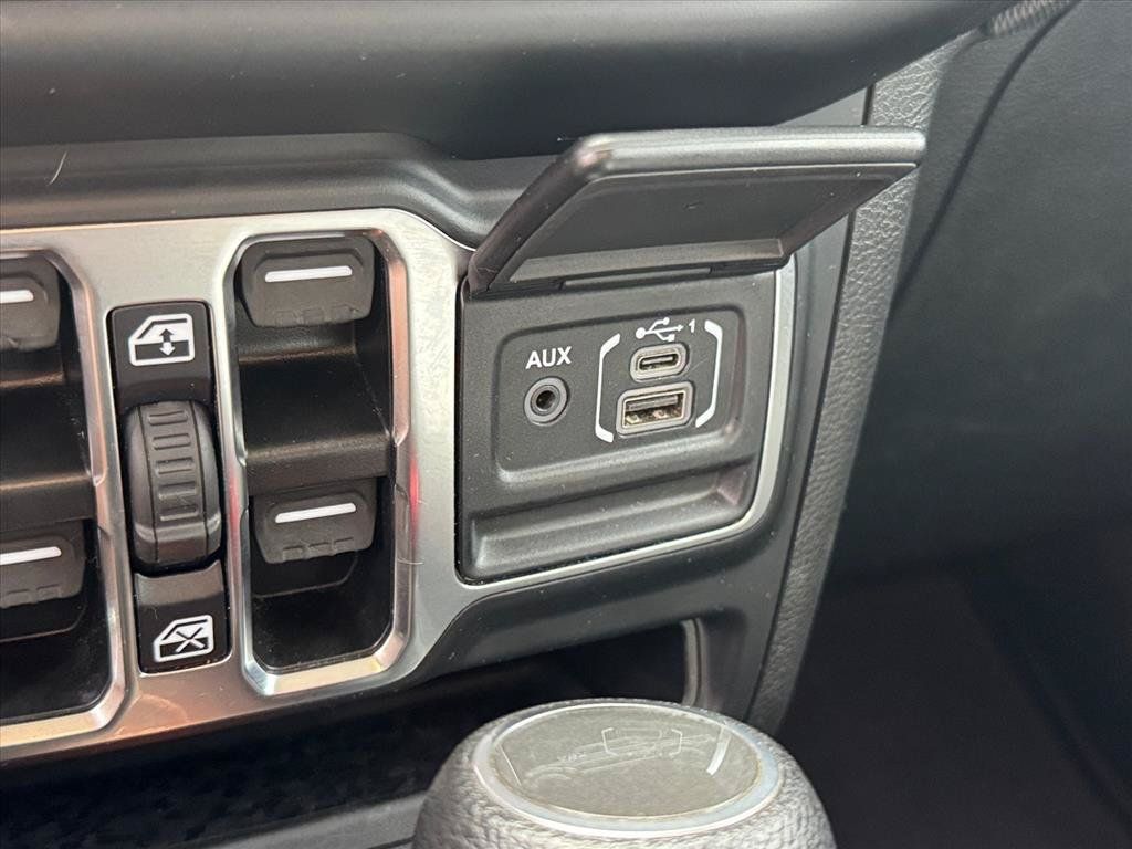 Used 2023 Jeep Gladiator Sport AWD/4WD image 25