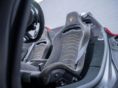 Used 2023 Maserati MC20 Spyder image 3