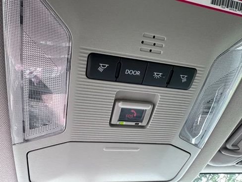 Used 2023 Toyota RAV4 XLE AWD/4WD image 15