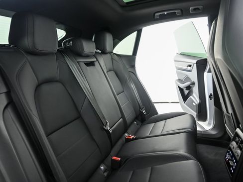 New 2025 Porsche Macan 4 Electric image 23