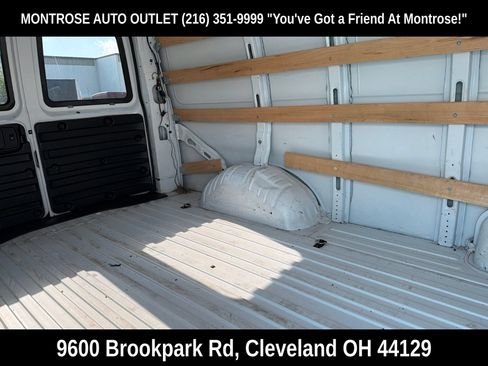 Used 2022 Chevrolet Express 2500 w/ Driver Convenience Package RWD image 3