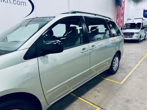 Used 2006 Toyota Sienna CE image 19