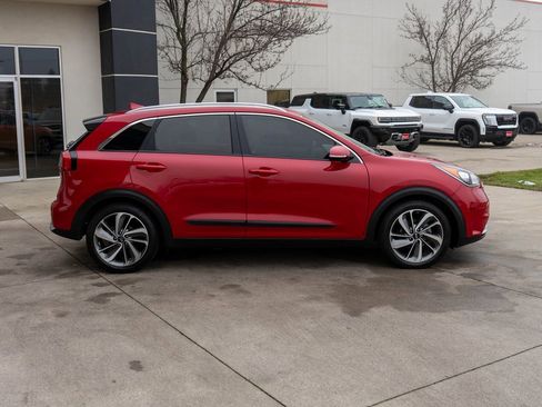 Used 2017 Kia Niro Touring image 8