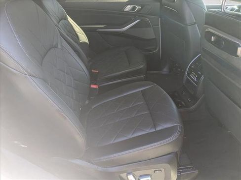 Used 2023 BMW X7 xDrive40i w/ Premium Package image 21