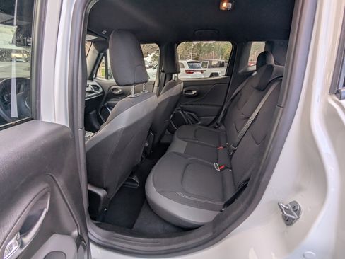 Certified 2022 Jeep Renegade Altitude w/ Convenience Group image 11