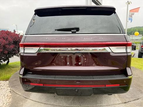 Used 2024 Lincoln Navigator Reserve w/ Equipment Group 201A AWD/4WD image 8