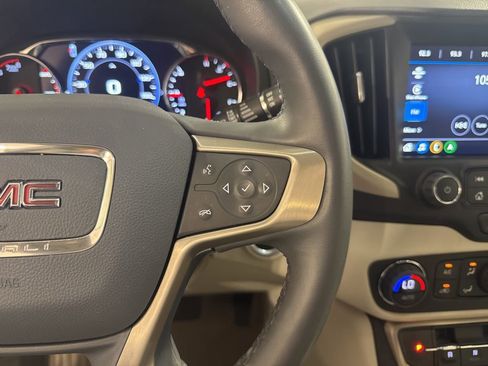 Used 2024 GMC Terrain Denali AWD/4WD image 10