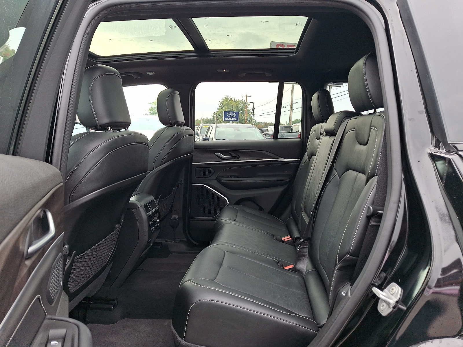 Used 2026 Jeep Grand Cherokee Limited AWD/4WD image 10