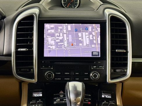 Certified 2018 Porsche Cayenne Platinum Edition AWD/4WD image 15