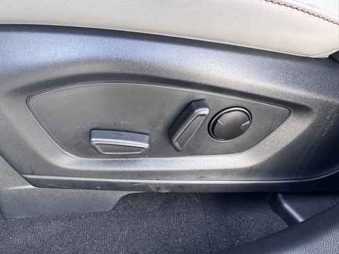 Used 2025 Ford Explorer Active w/ Active Comfort Package image 21