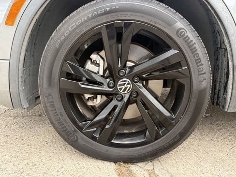 Used 2023 Volkswagen Tiguan SE R-Line FWD image 9