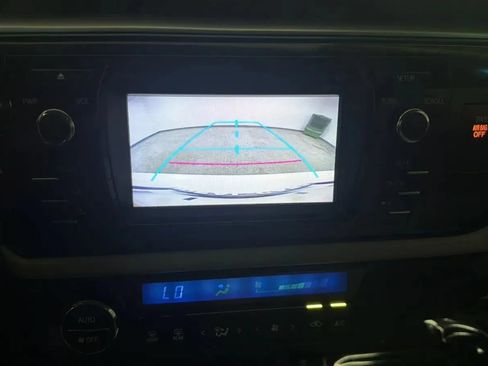 Used 2016 Toyota Corolla LE FWD image 14