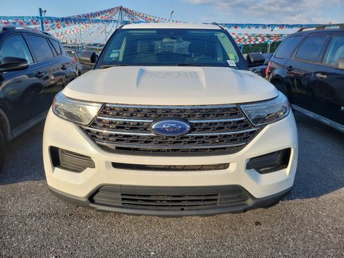 Used 2022 Ford Explorer XLT RWD image 2