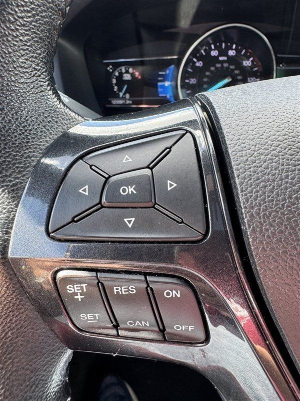 Used 2017 Ford Explorer XLT w/ Equipment Group 202A AWD/4WD image 24