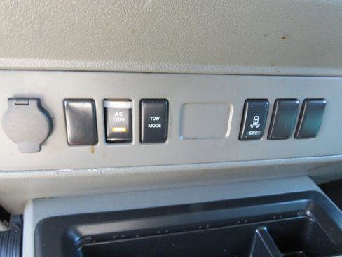 Used 2017 Nissan NV 3500 SV RWD image 16