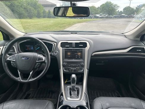Used 2016 Ford Fusion SE w/ Equipment Group 202A FWD image 5