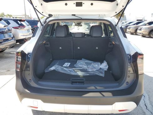 New 2025 Nissan Kicks SR FWD image 3