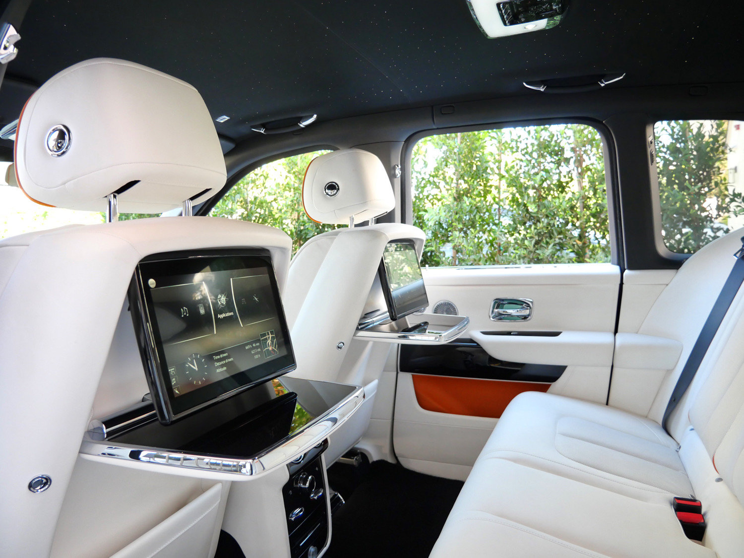 Certified 2022 Rolls-Royce Cullinan w/ Technology Package AWD/4WD image 28