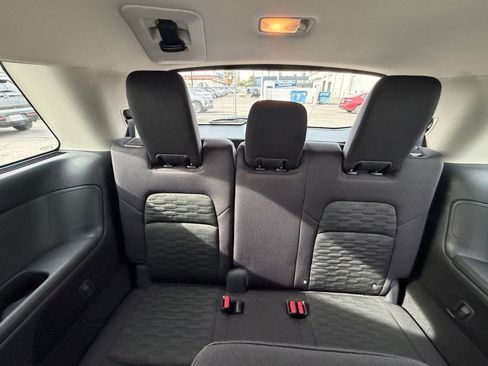 Used 2025 Nissan Pathfinder SV image 30