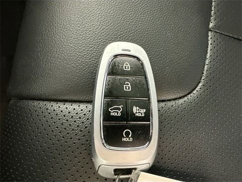 Used 2023 Hyundai Santa Fe SEL Premium image 18