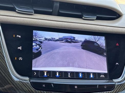 Used 2020 Cadillac XT6 Premium Luxury w/ Platinum Package AWD/4WD image 38